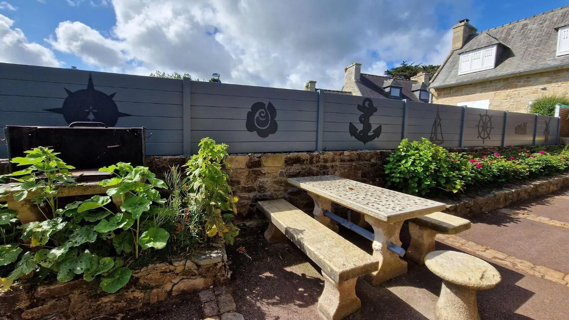 Breton Holiday Home With Fantastic Sea View Penvénan فرنسا